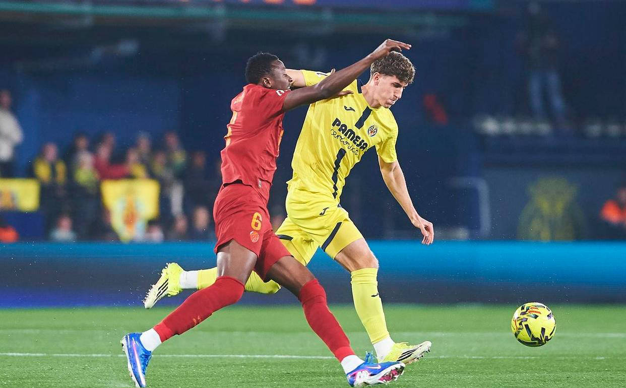 西甲第25轮激战:瓦伦西亚1-2惜败比利亚雷亚尔,保级形势愈发紧张